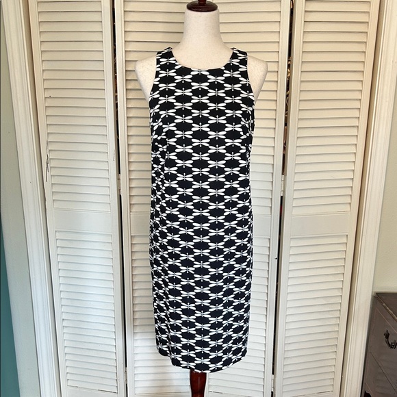Pappagallo Dresses & Skirts - Pappagallo Black & White Geometric Dragonfly Sheath Midi Dress
